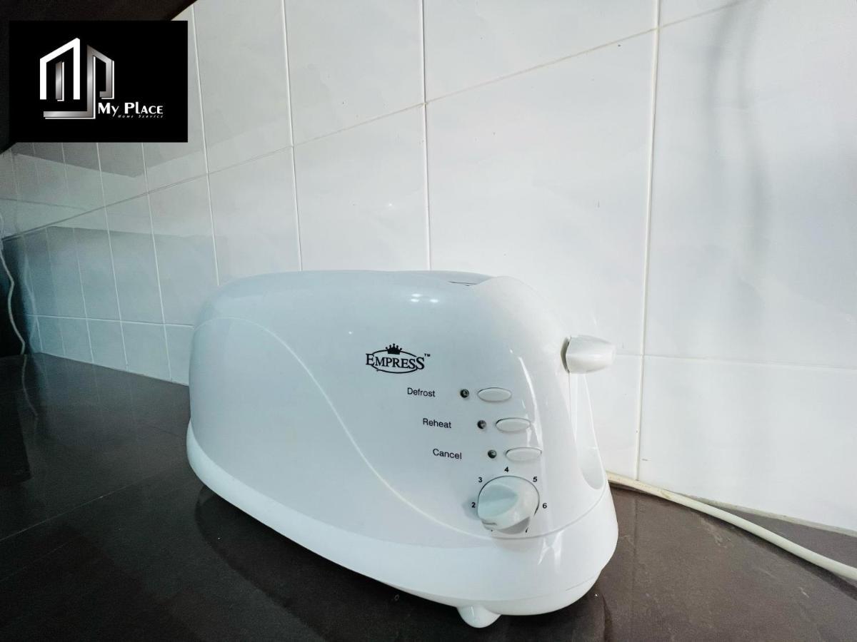 2 Storey 5Br 16Pax Semabok Taman Cheng Ho, 3 By Myplace Malacca エクステリア 写真