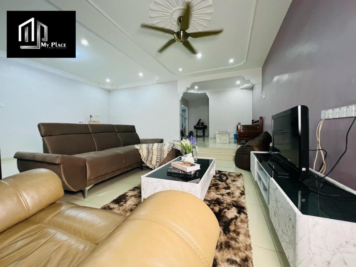 2 Storey 5Br 16Pax Semabok Taman Cheng Ho, 3 By Myplace Malacca エクステリア 写真