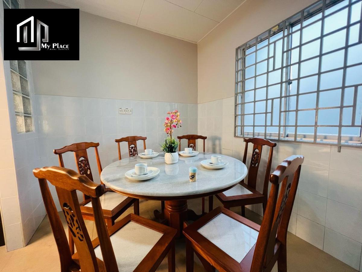 2 Storey 5Br 16Pax Semabok Taman Cheng Ho, 3 By Myplace Malacca エクステリア 写真