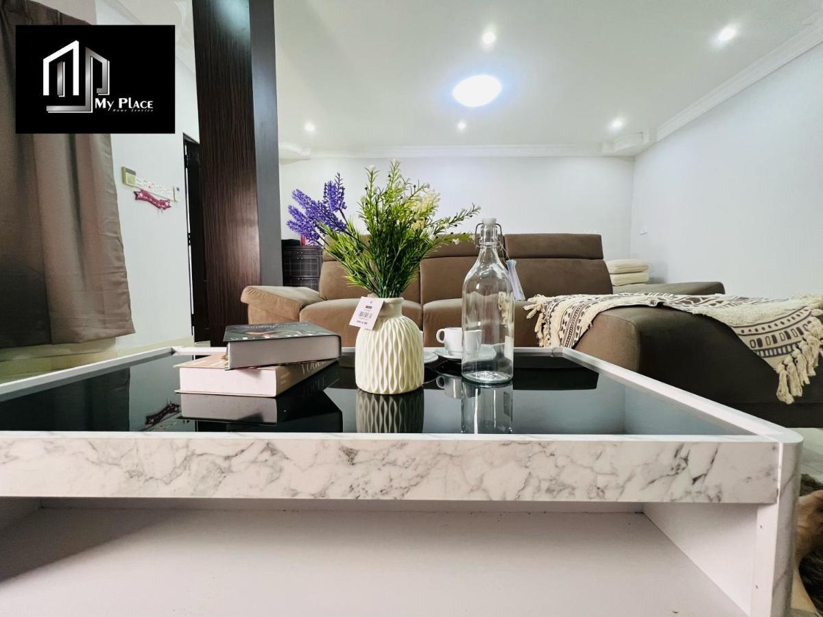 2 Storey 5Br 16Pax Semabok Taman Cheng Ho, 3 By Myplace Malacca エクステリア 写真