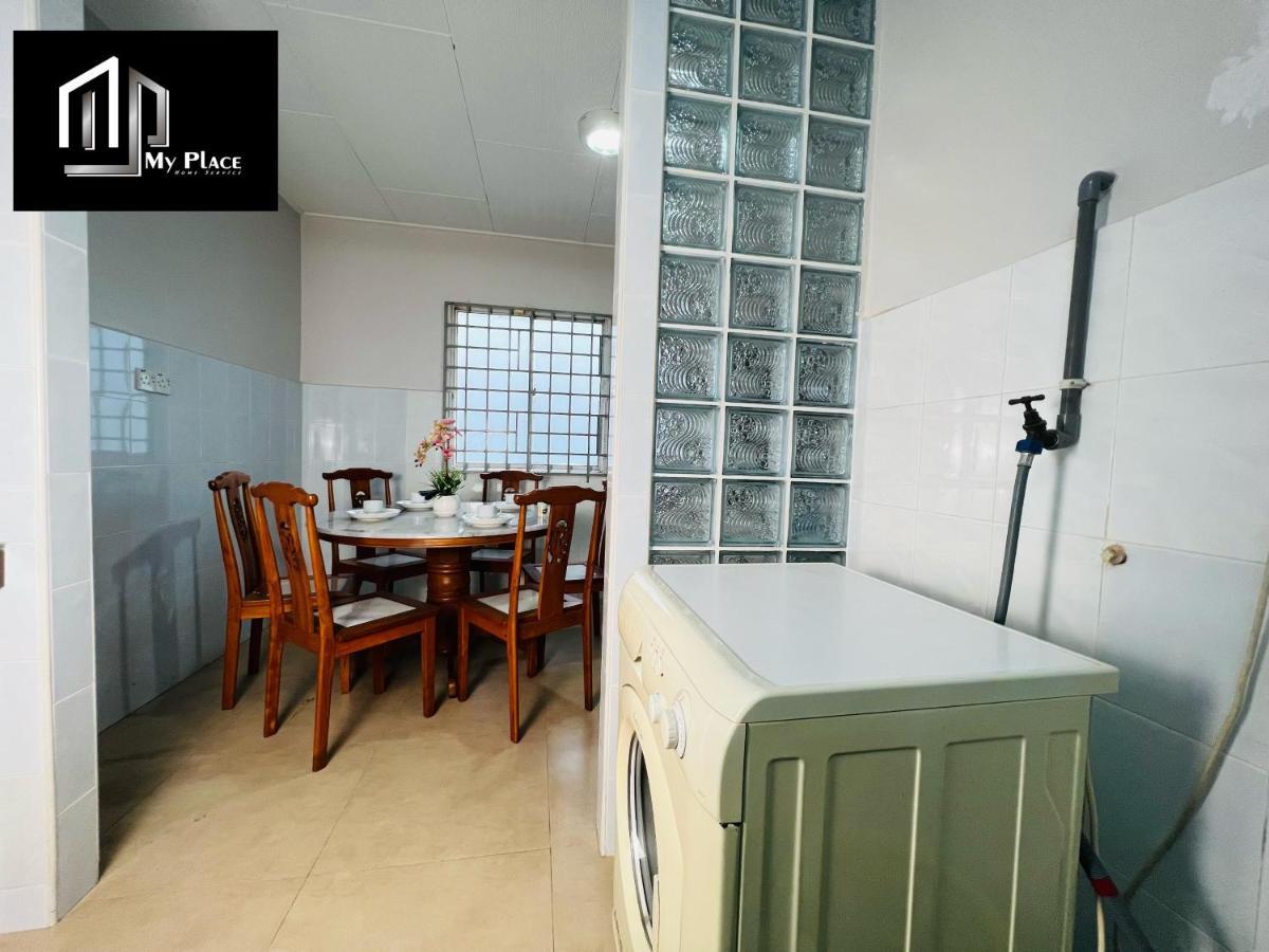 2 Storey 5Br 16Pax Semabok Taman Cheng Ho, 3 By Myplace Malacca エクステリア 写真
