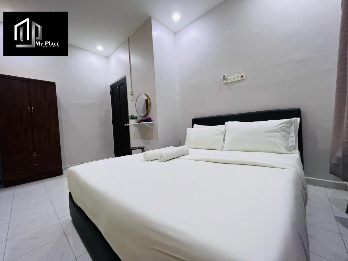 2 Storey 5Br 16Pax Semabok Taman Cheng Ho, 3 By Myplace Malacca エクステリア 写真